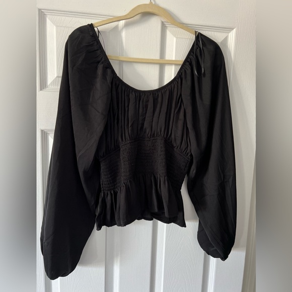 Semi cropped long sleeve blouse - Picture 1 of 4